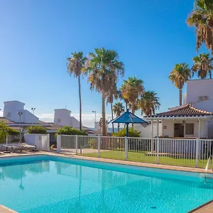 Side Shore Aparthotel